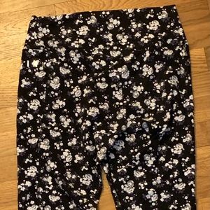 Pink Victoria’s Secret legging